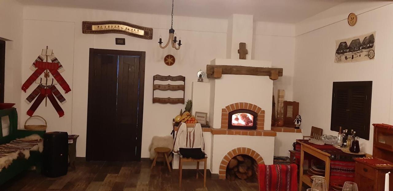 Villa Ograda Bunicilor Baia de Fier Exterior foto